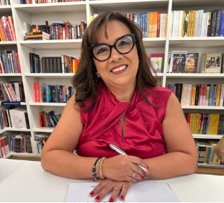 Foto de Gislane Esquerda